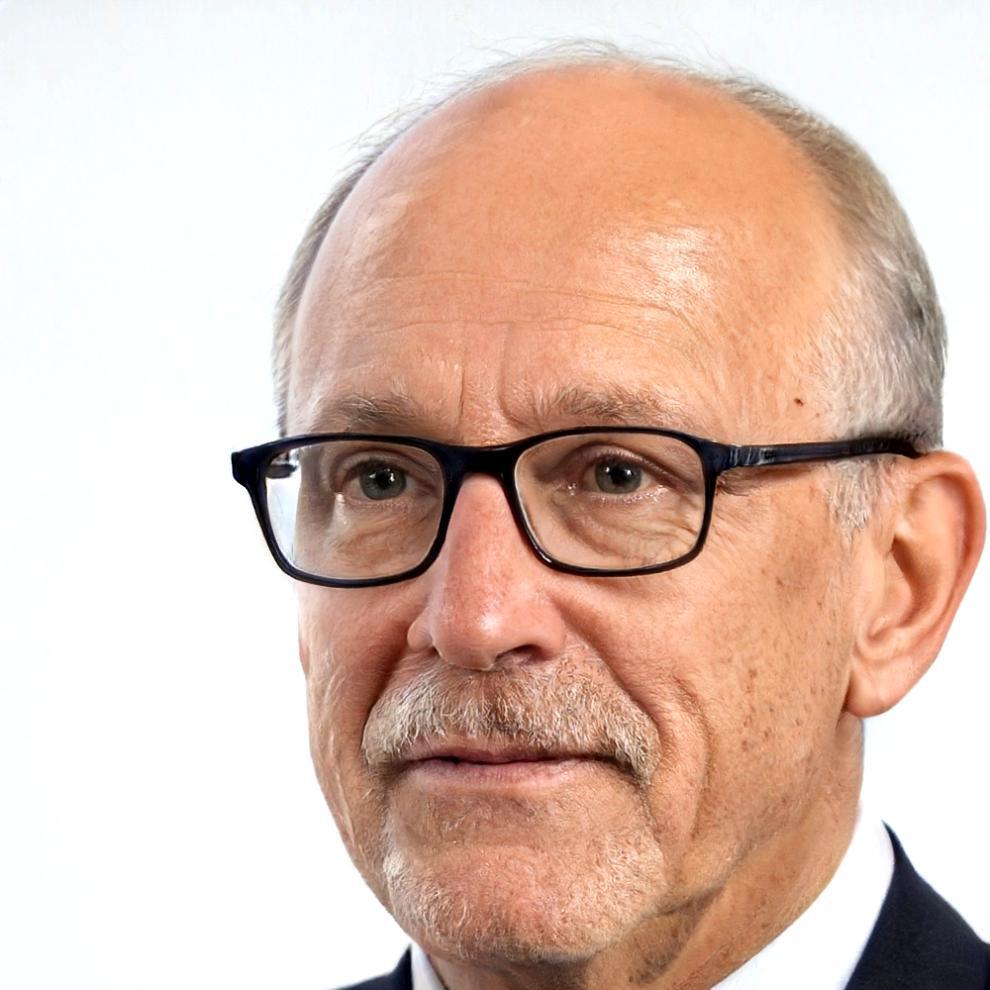 Tomás Herrera, Especialista en Comunicaciones Empresariales